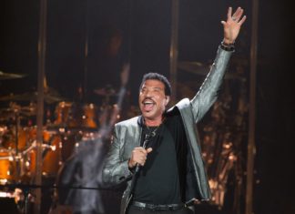 Lionel Richie Is Heading to Las Vegas
