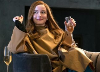 3 Hit Grifter Dramas That You Should Be Watching Right Now Julia Garner in "Inventing Anna"