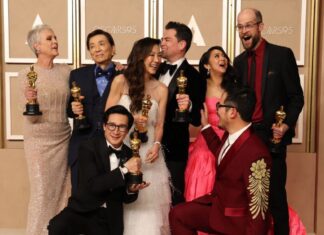 2023 Academy Awards: “Everything Everywhere All At Once” Dominates with Seven Wins Jamie Lee Curtis, Michelle Yeoh, Ke Huy Quan, Stephanie Hsu, Daniel Kwan, Daniel Scheinert and Jonathan Wang of "Everything Everywhere All at Once" at the 95th Annual Academy Awards in March 2023